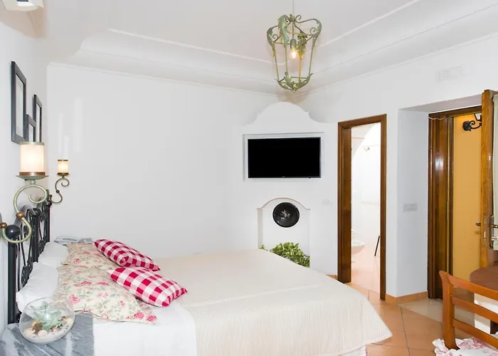 Elegant In With Private Pool Вилла